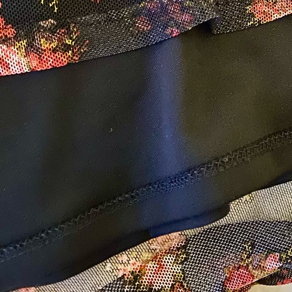 Sky and Sparrow Black Ditsy Floral Mesh Dress Size Large NWOT - Picture 7 of 7